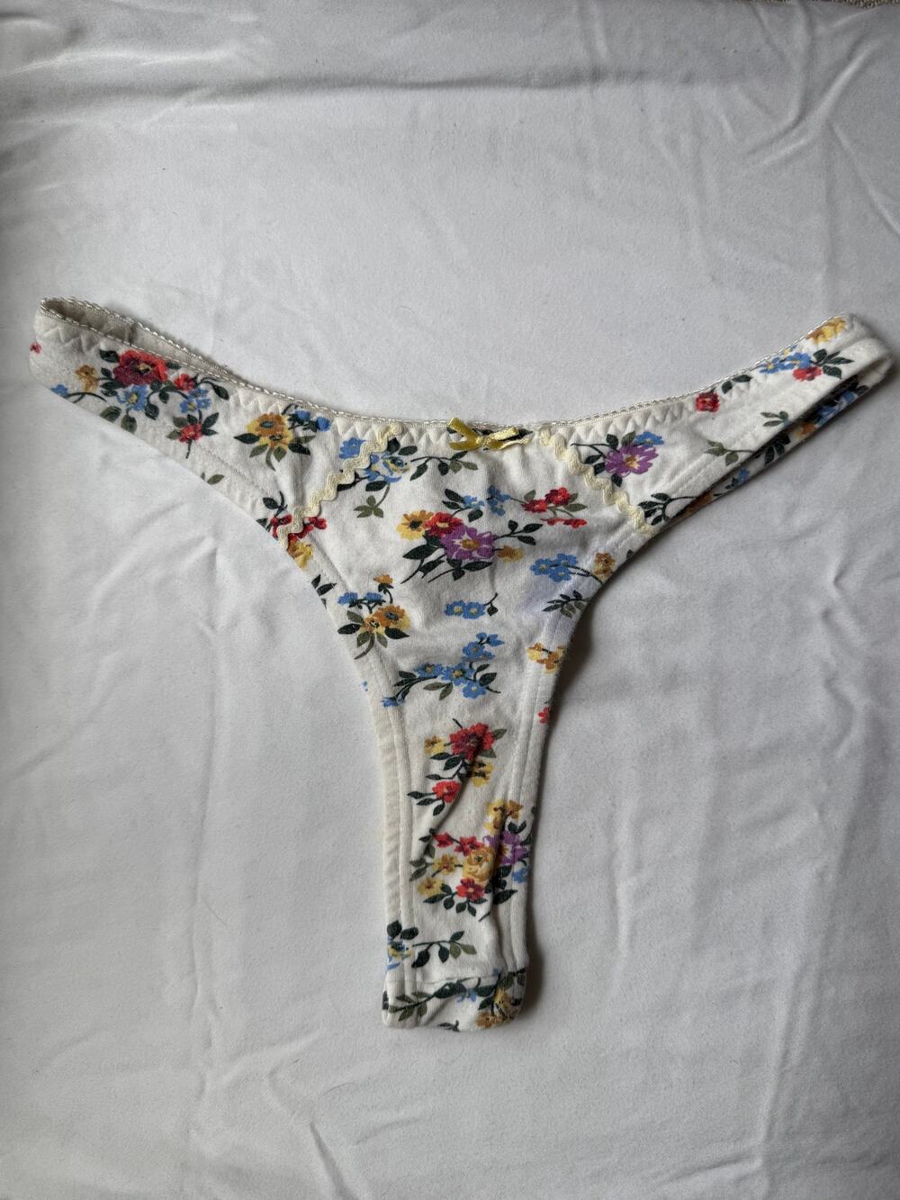 Vintage Helene Bakedo NYC Floral Cotton Thong Panty Cream Cottagecore Size M